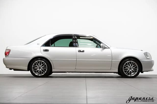 1999 Toyota Crown JDM car for sale — photo 5 of 25