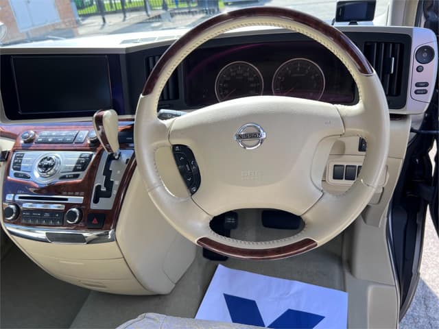 2008 Nissan Elgrand JDM car for sale — photo 11 of 16