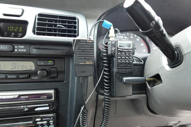 2001 Toyota Hilux Surf JDM car for sale — photo 18 of 22
