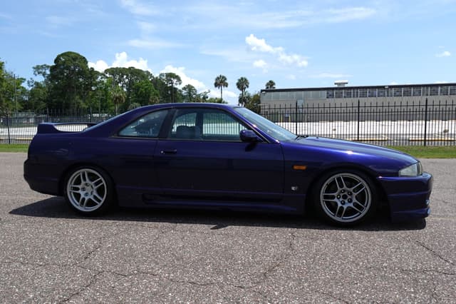 1997 Nissan Skyline JDM car for sale — photo 2 of 17