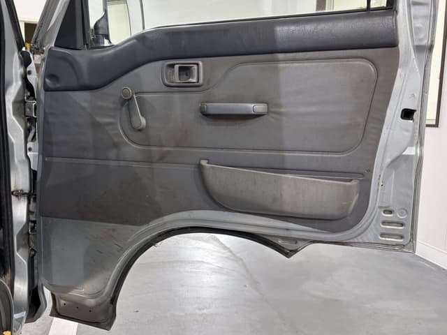 2001 Daihatsu Hijet JDM car for sale — photo 21 of 25