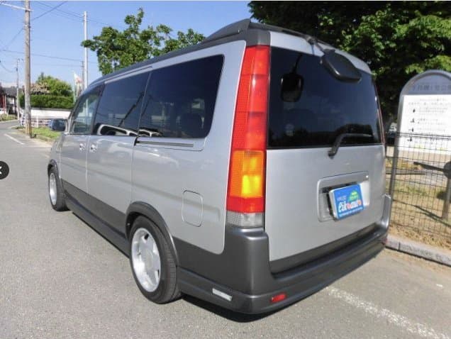 1997 Honda Stepwagon JDM car for sale — photo 3 of 18