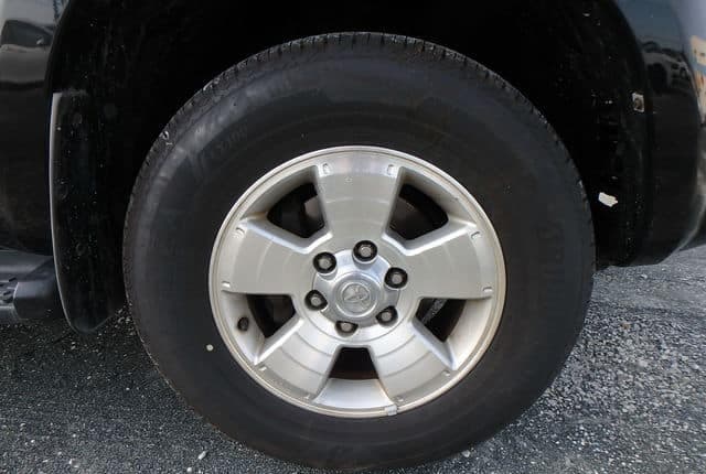 2007 Toyota Hilux Surf JDM car for sale — photo 12 of 56