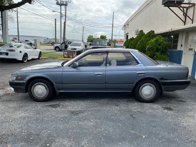 1989 Nissan Laurel JDM car for sale — photo 4 of 17