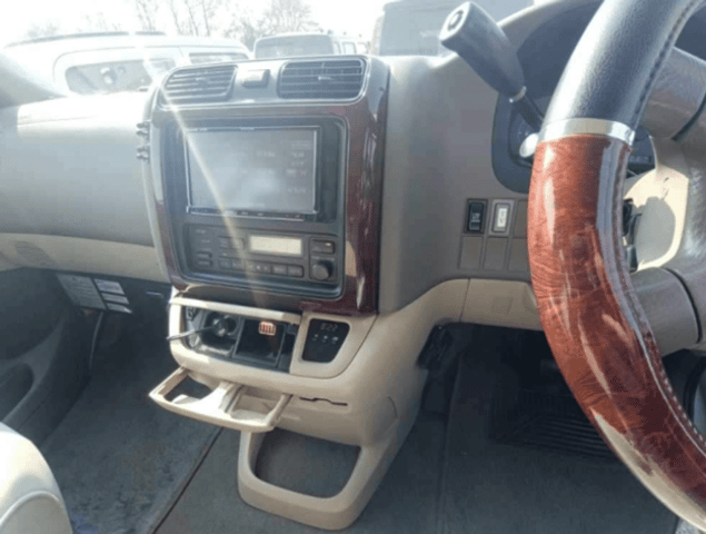 1999 Toyota Grand Hiace JDM car for sale — photo 15 of 25
