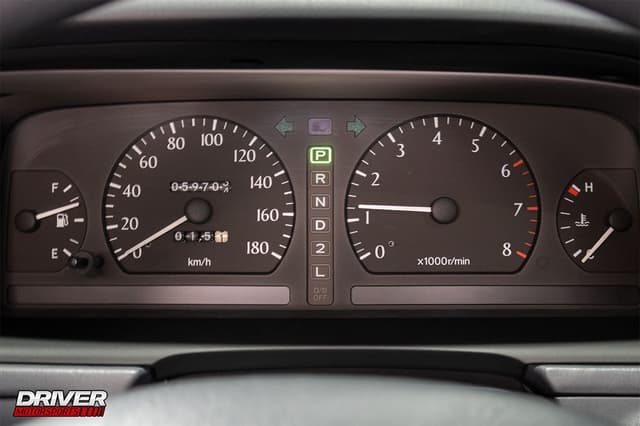 1998 Toyota Crown JDM car for sale — photo 18 of 25