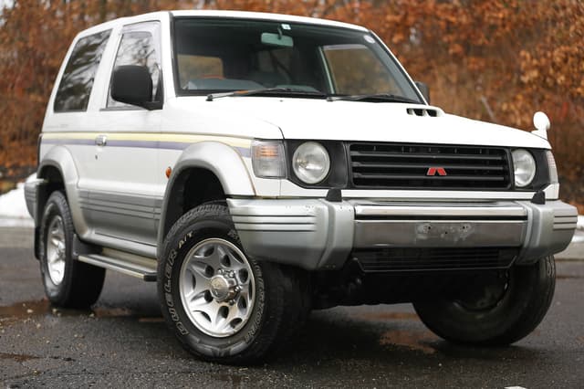 1996 Mitsubishi Pajero JDM car for sale — photo 6 of 10