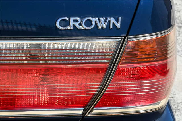 2000 Toyota Crown JDM car for sale — photo 10 of 22