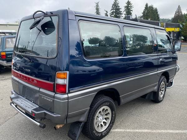 1996 Mitsubishi Delica JDM car for sale — photo 7 of 10