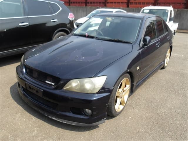 2000 Toyota Altezza JDM car for sale — photo 2 of 13