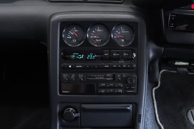 1994 Nissan Skyline JDM car for sale — photo 17 of 25