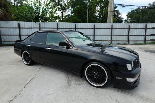 1998 Nissan Gloria JDM car for sale — photo 4 of 19