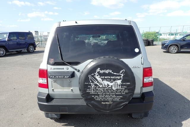 1999 Mitsubishi Pajero JDM car for sale — photo 4 of 25
