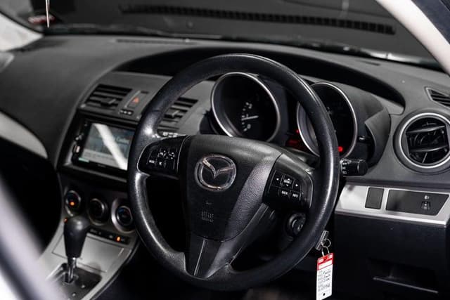 2011 Mazda Axela JDM car for sale — photo 14 of 16