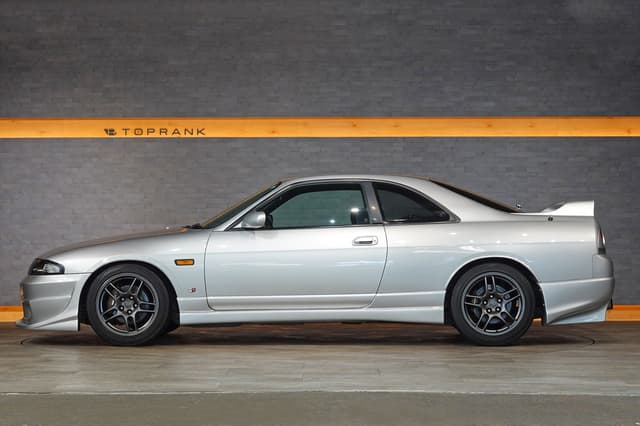 1995 Nissan Skyline JDM car for sale — photo 13 of 25