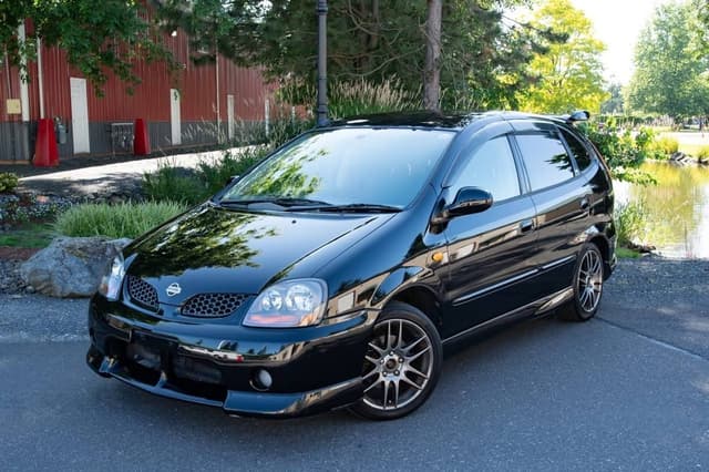 1999 Nissan Tino JDM car for sale — photo 4 of 23