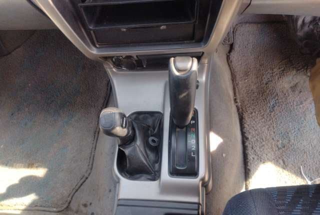 2000 Toyota Hilux Surf JDM car for sale — photo 4 of 6