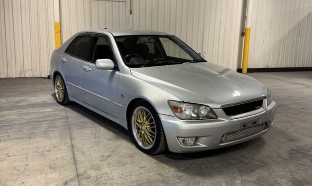 1998 Toyota Altezza JDM car for sale — photo 3 of 25