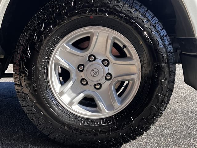 2001 Toyota Land Cruiser JDM car for sale — photo 12 of 25