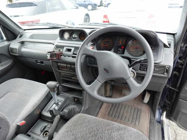 1995 Mitsubishi Pajero JDM car for sale — photo 17 of 22