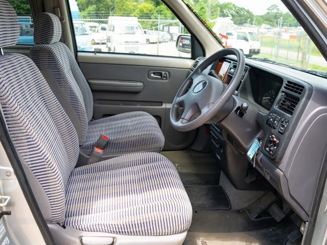 1997 Honda Stepwagon JDM car for sale — photo 12 of 15