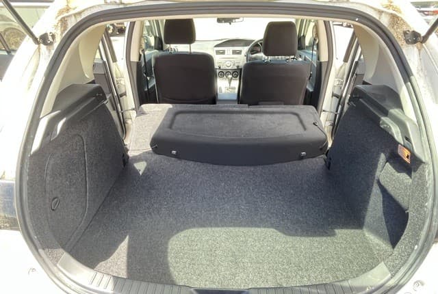 2011 Mazda Axela JDM car for sale — photo 23 of 25