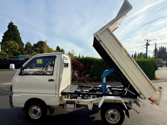 1995 Mitsubishi Minicab JDM car for sale — photo 8 of 25