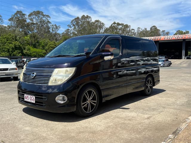 2009 Nissan Elgrand JDM car for sale — photo 9 of 16