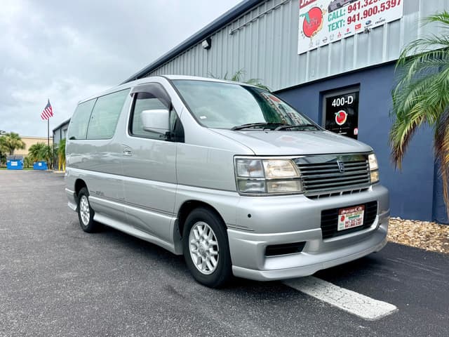 1998 Nissan Elgrand JDM car for sale — photo 12 of 22