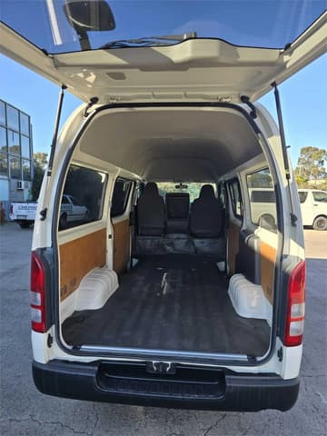 2012 Toyota HiAce JDM car for sale — photo 9 of 11