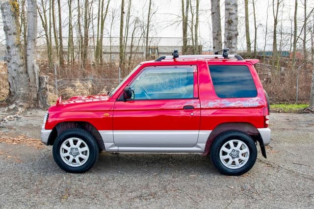 1997 Mitsubishi Pajero Mini JDM car for sale — photo 3 of 9