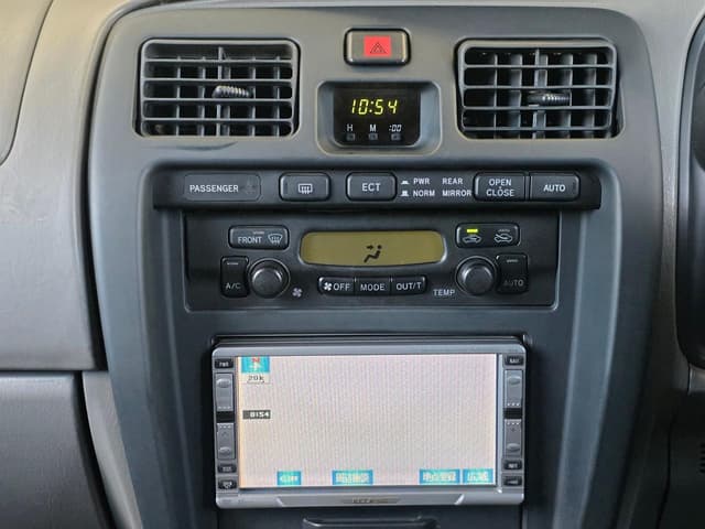 2001 Toyota Hilux Surf JDM car for sale — photo 4 of 25