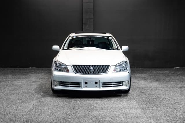 2005 Toyota Crown JDM car for sale — photo 7 of 19