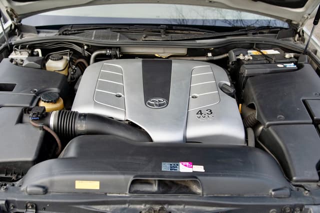 2001 Toyota Celsior JDM car for sale — photo 16 of 18