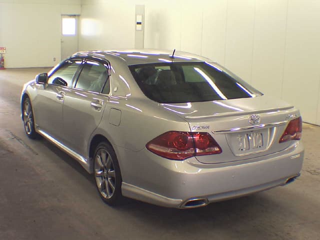 2009 Toyota Crown JDM car for sale — photo 2 of 6