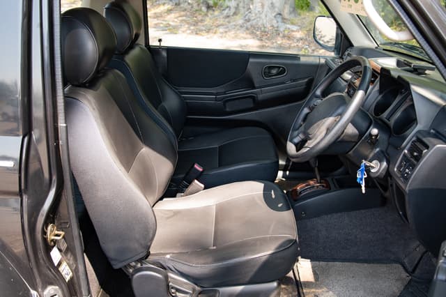 1998 Mitsubishi Pajero JDM car for sale — photo 11 of 15