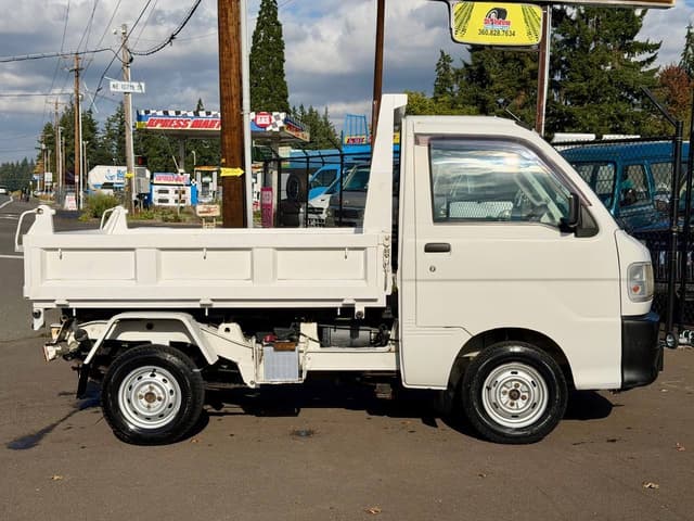 1999 Daihatsu Hijet JDM car for sale — photo 16 of 25