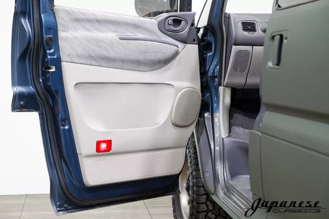 1994 Mitsubishi Delica JDM car for sale — photo 22 of 25