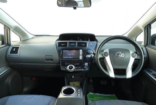 2011 Toyota Prius JDM car for sale — photo 2 of 20