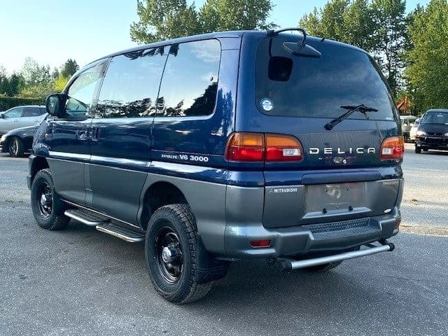 2000 Mitsubishi Delica JDM car for sale — photo 5 of 18