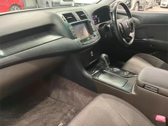 2009 Toyota Crown JDM car for sale — photo 12 of 19
