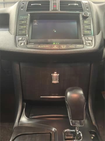 2009 Toyota Crown JDM car for sale — photo 16 of 19