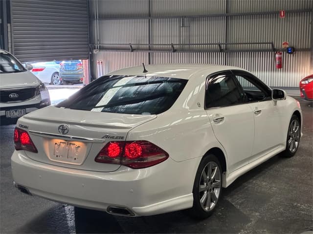2009 Toyota Crown JDM car for sale — photo 2 of 19