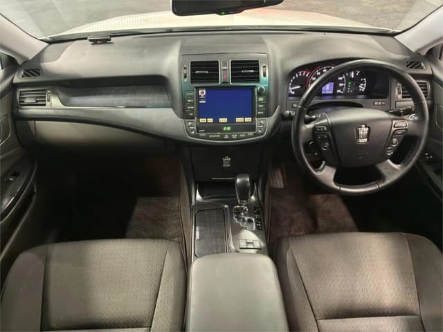 2009 Toyota Crown JDM car for sale — photo 3 of 19