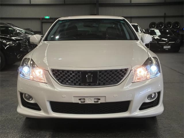 2009 Toyota Crown JDM car for sale — photo 5 of 19