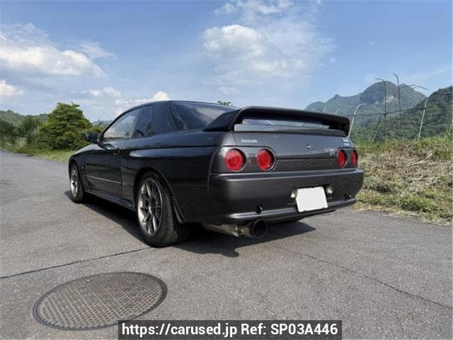 1992 Nissan Skyline JDM car for sale — photo 3 of 3