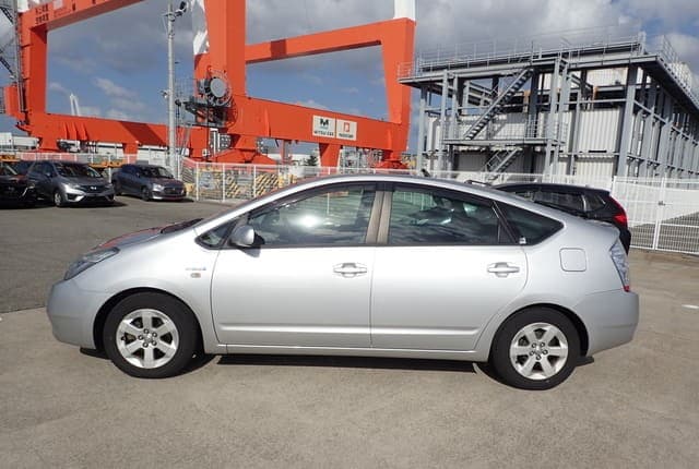 2006 Toyota Prius JDM car for sale — photo 2 of 25