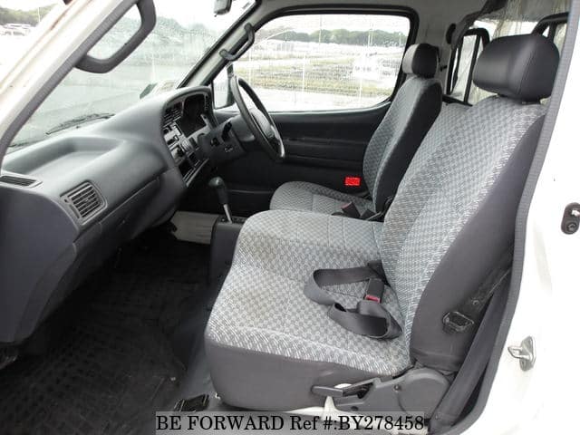 2001 Toyota HiAce JDM car for sale — photo 18 of 25