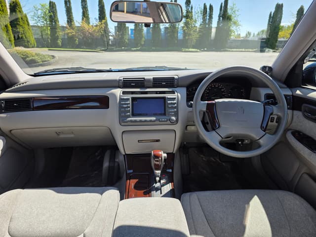 2001 Toyota Crown JDM car for sale — photo 10 of 13
