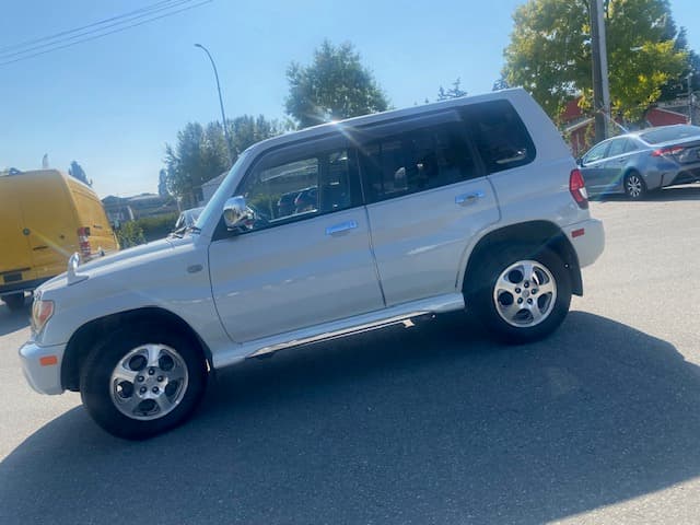 2006 Mitsubishi Pajero JDM car for sale — photo 4 of 25